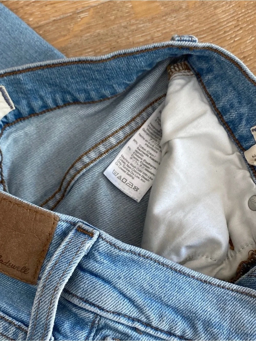 Madewell “The Perfect Vintage Straight Jean” 24 - Picture 5 of 11
